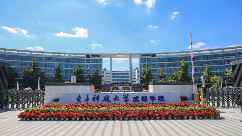 电子配件代理加盟开店：从入门到精通的步骤解析**